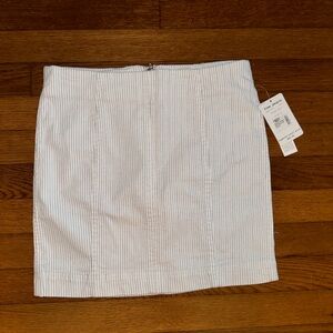 Mini Free People skirt! Size 0. NWT!